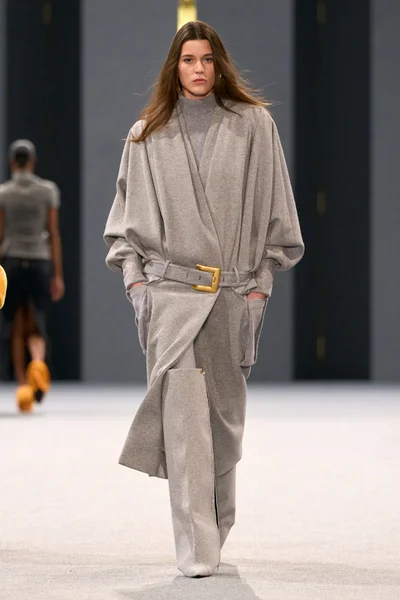 Look 11